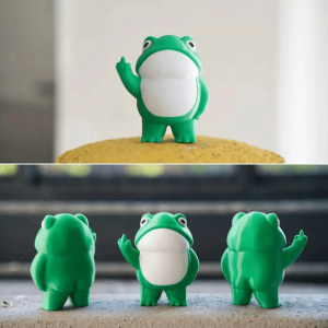 Little Frog Resin Ornament – Cute Decorative Craft